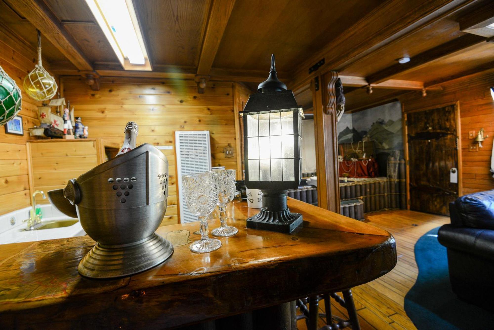 Castle Wood Theme Cottages- Couples Only Big Bear Lake Esterno foto