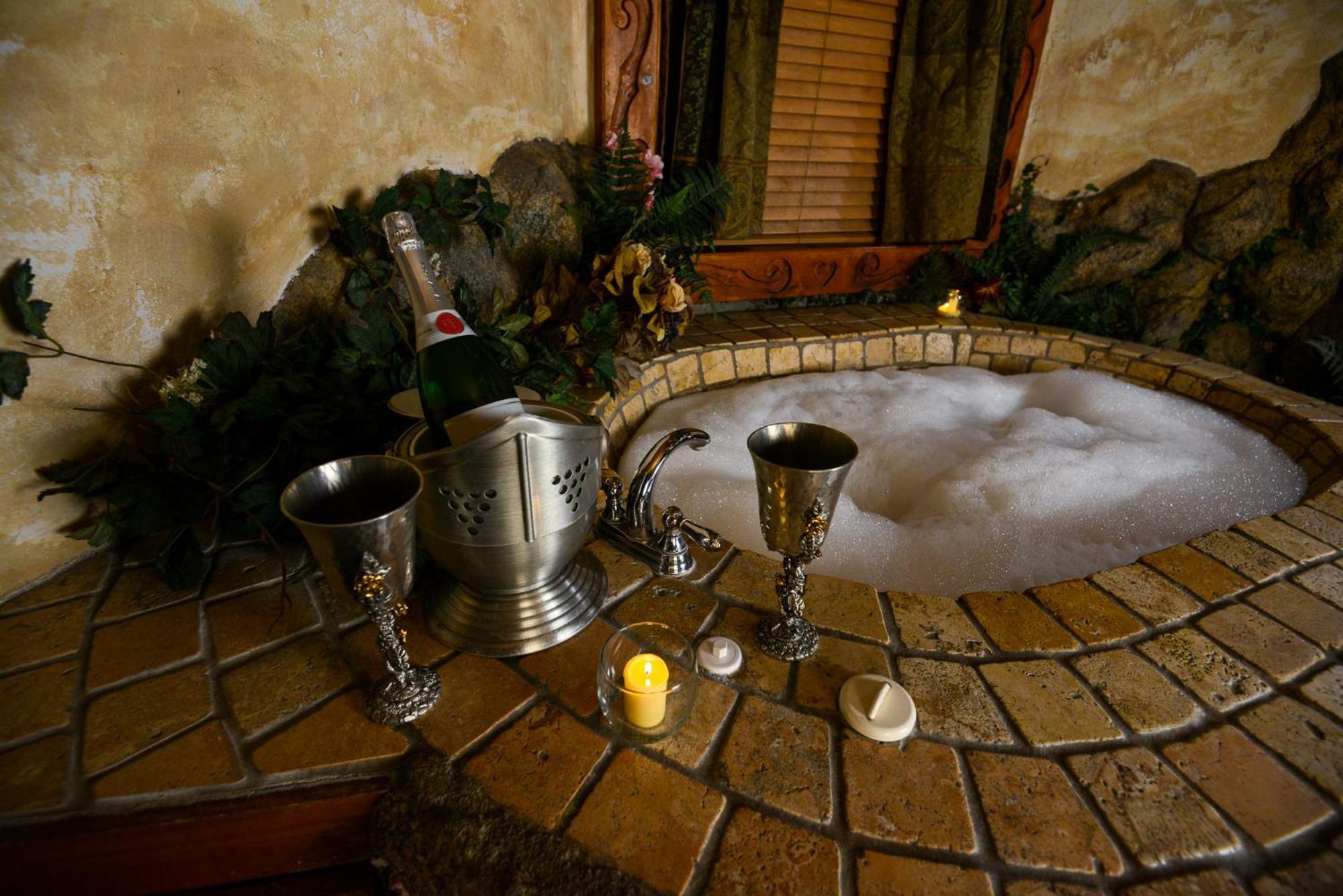 Castle Wood Theme Cottages- Couples Only Big Bear Lake Esterno foto